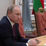 Фейк: Путін зламав олівець під час мінських переговорів